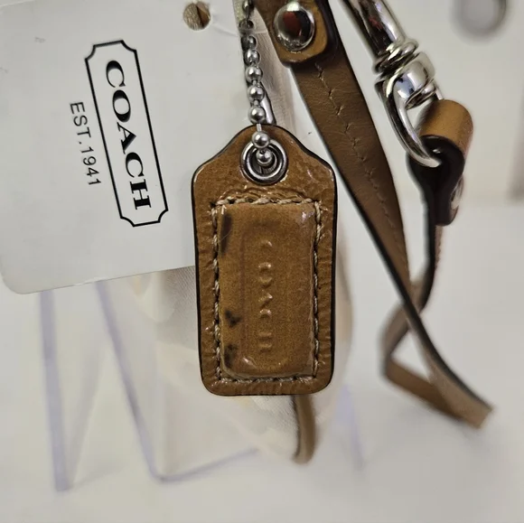 Coach NWT Soho Optic Wristlet - Picture 6 of 8